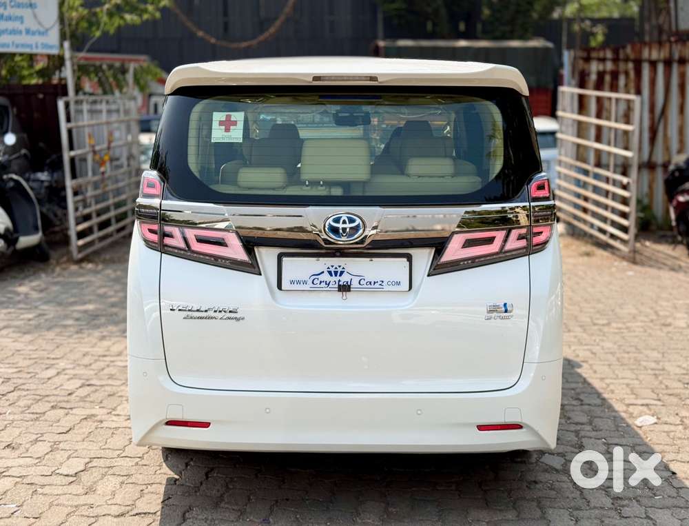 Toyota Vellfire 2.5 Executive Lounge, 2022, Petrol