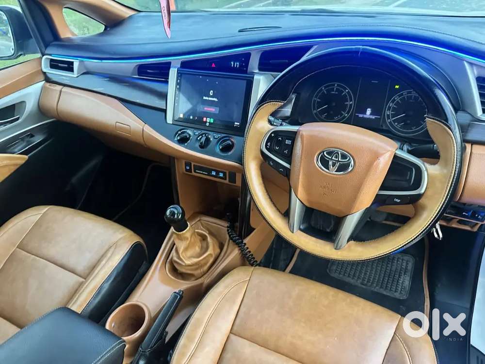 Toyota Innova Hycross 2019