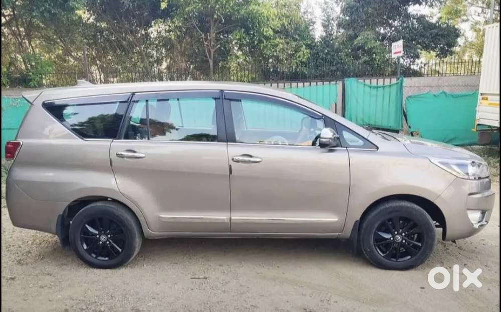 Toyota Innova Crysta 2017