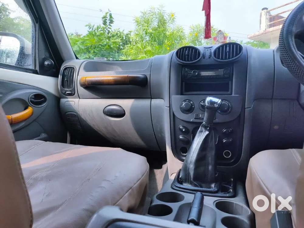 Mahindra Vision Sxt 2014