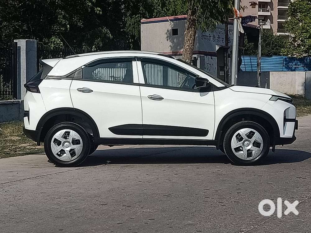 Tata Nexon Smart Plus S 1.2 Revotron Petrol 5 Mt, 2026, Petrol