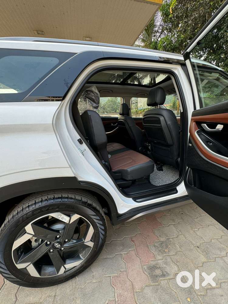 Hyundai Alcazar Platinum 7 Str 1.5 Turbo Petrol Adventure, 2023, Pet..
