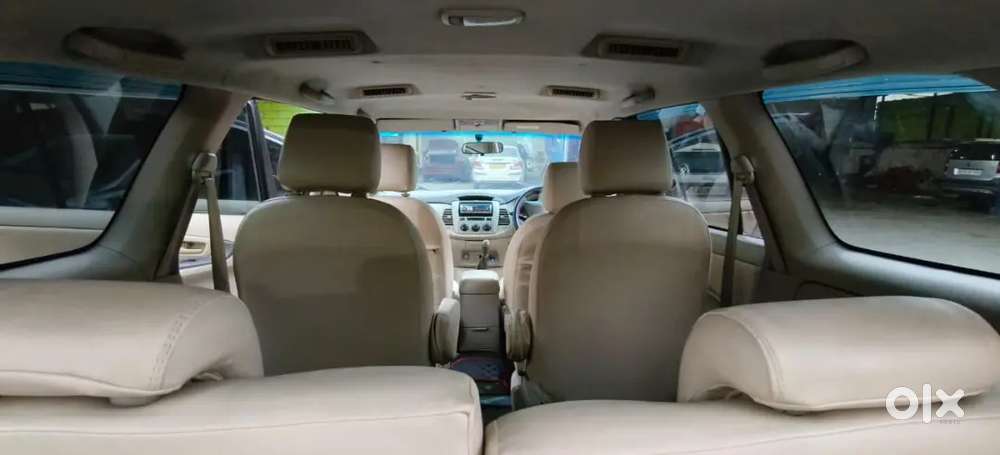 Toyota Innova Diesel 2013 Variant