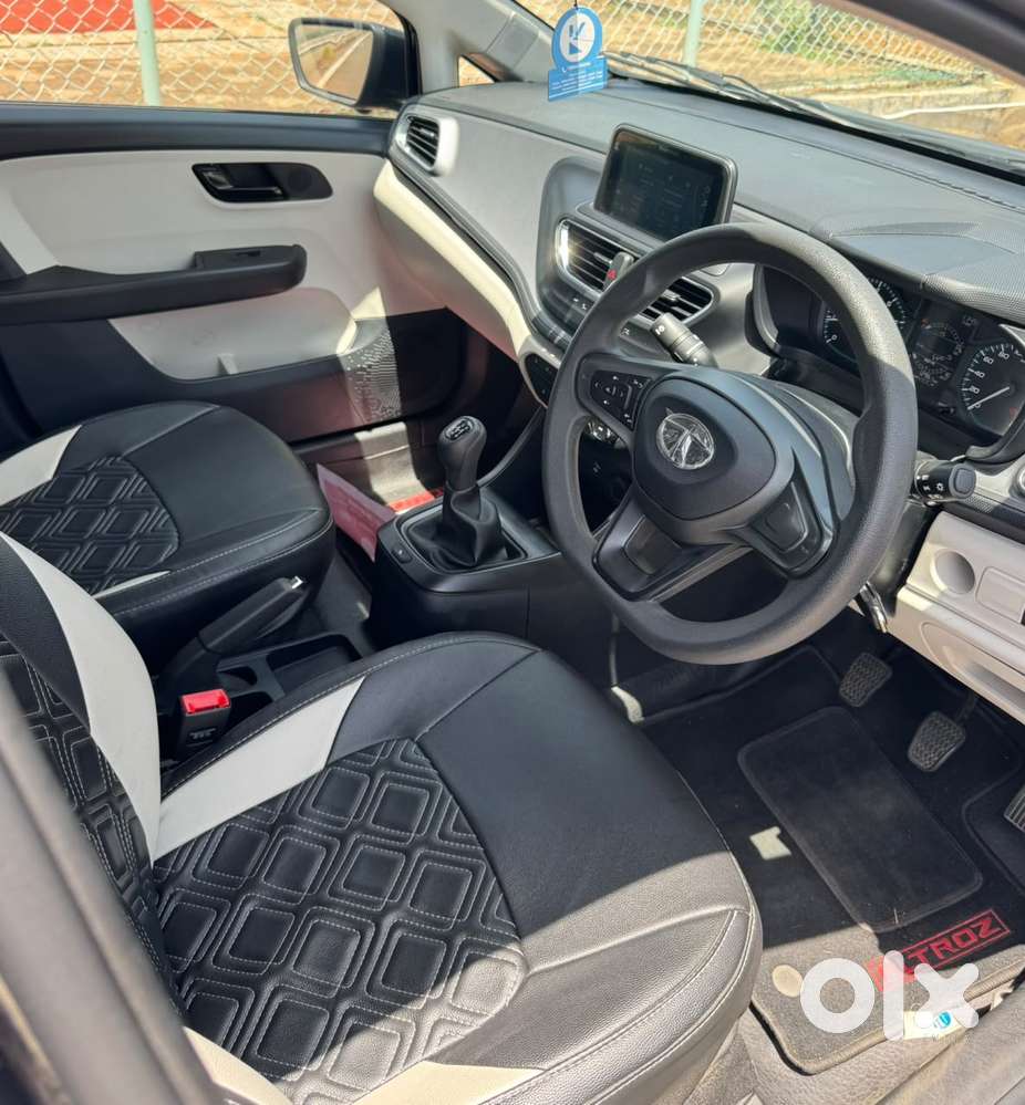 Tata Altroz 1.2 Xm Plus, 2023, Petrol