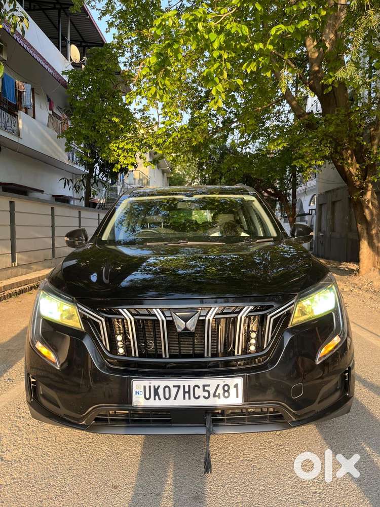Mahindra Xuv700 Ax 3 Diesel Mt 7 Str (e), 2025, Diesel