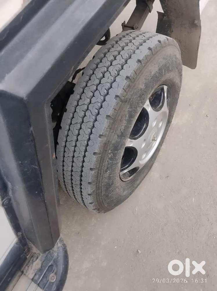 Force Motors Trax Cruiser 2014