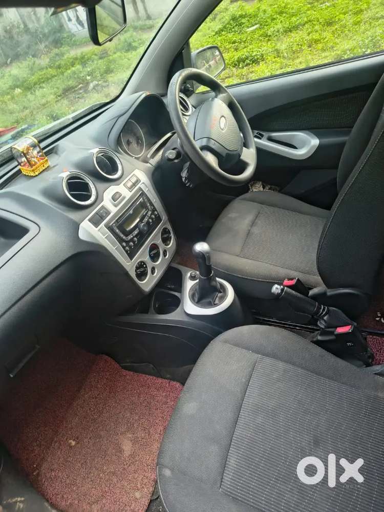 Ford Figo Zxi Petrol 2013