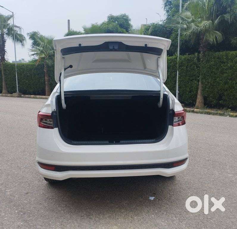 Skoda Slavia 1.0 Tsi Style At, 2023, Petrol