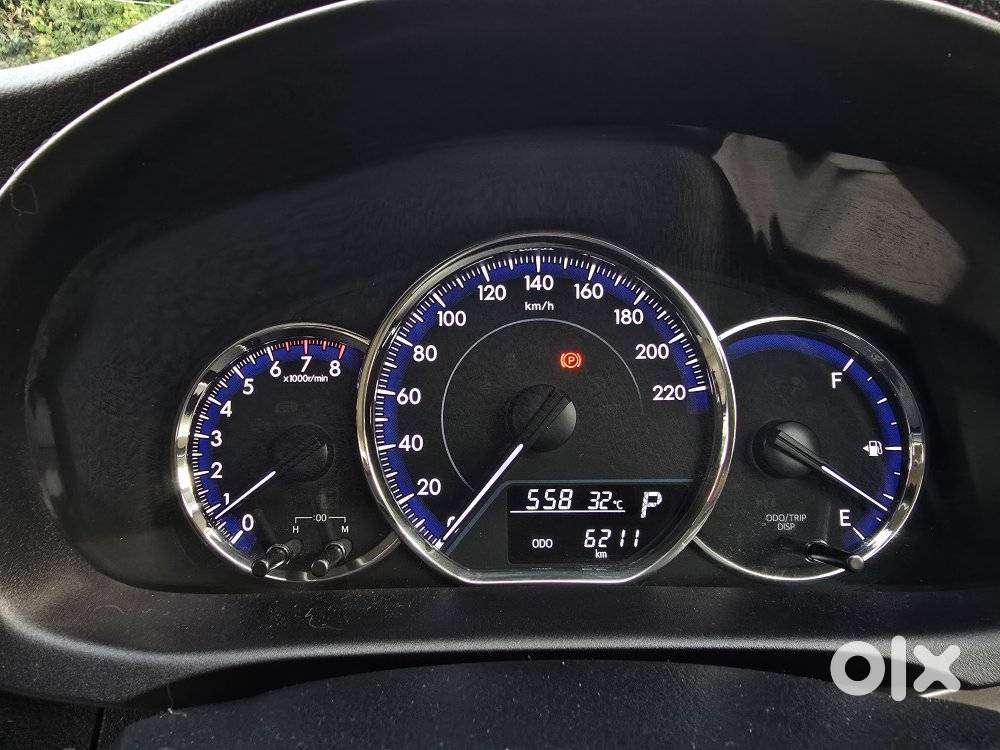 Toyota Yaris J Cvt, 2019, Petrol