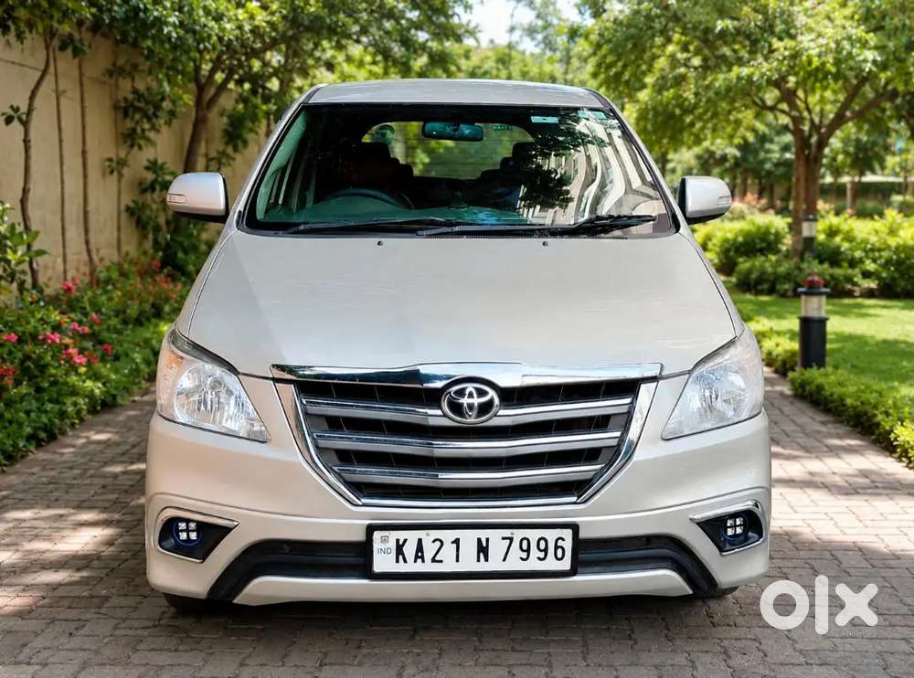 Toyota Innova Diesel 2.5v Model Car For Sale.