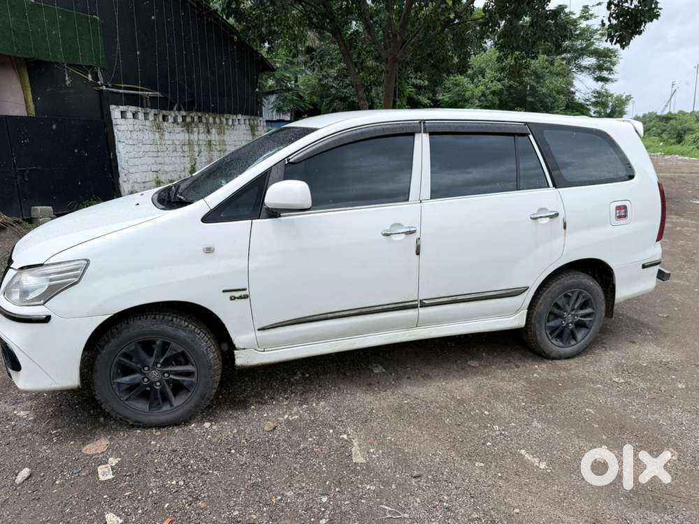 Toyota Innova 7 Str 2012