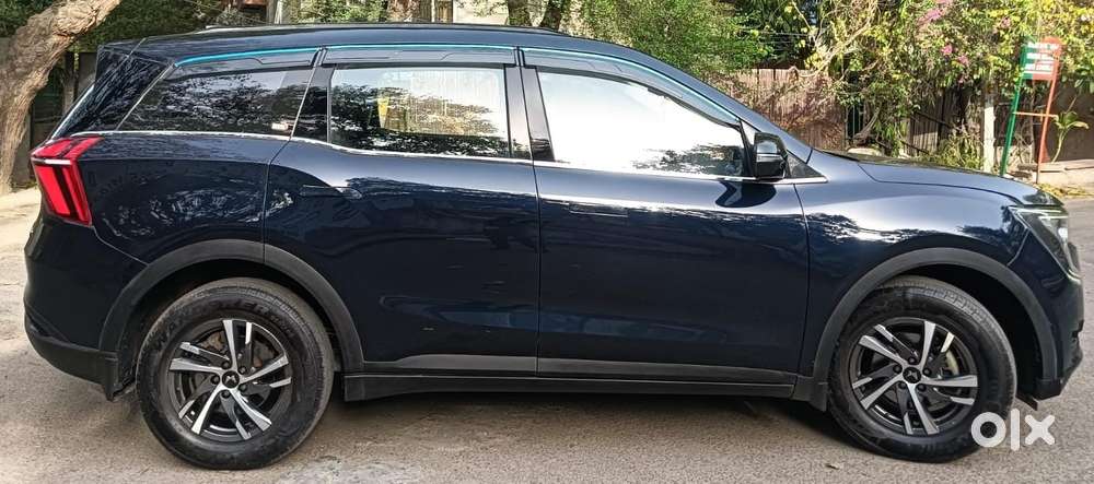 Mahindra Xuv700 2.0 Ax 5 Petrol Mt 7 Str, 2024, Petrol