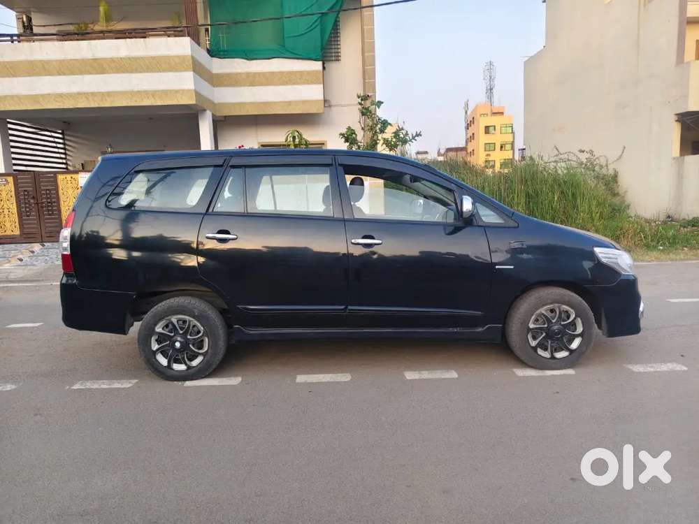 Toyota Innova E4 2.5 G 2016 Diesel 92000 Km Driven