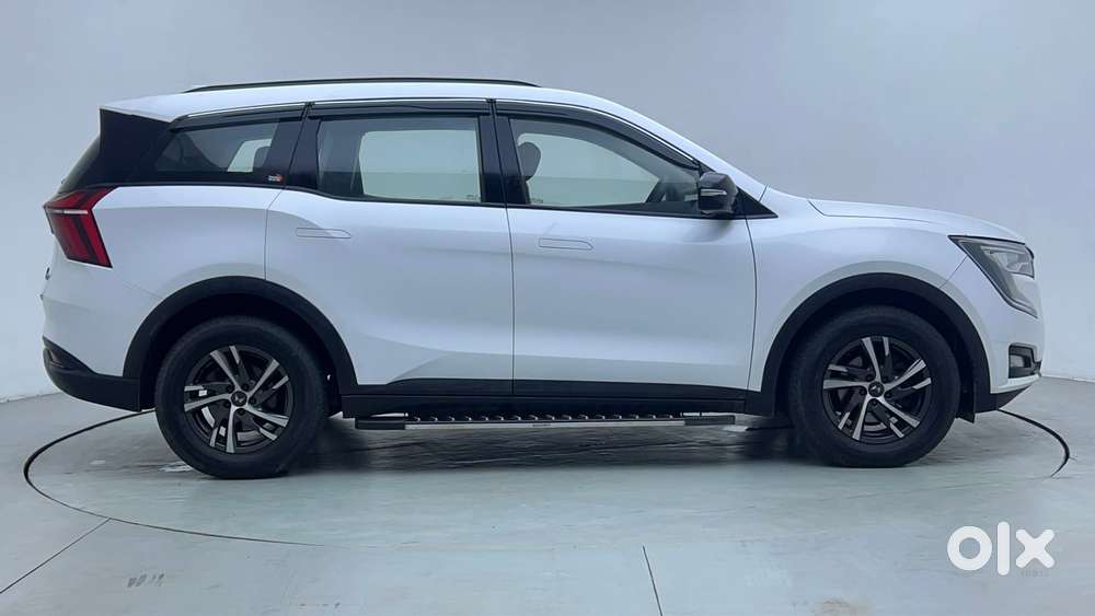 Mahindra Xuv700 2.0 Ax 5 Petrol Mt 7 Str, 2022, Petrol