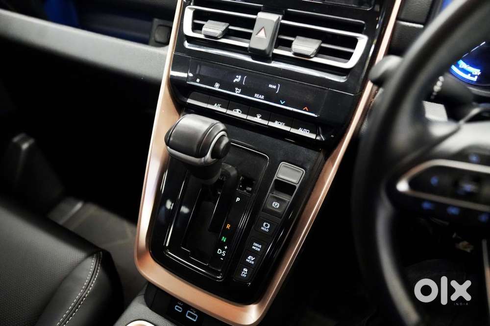 Maruti Suzuki Invicto Zeta Plus 7str, 2024, Petrol