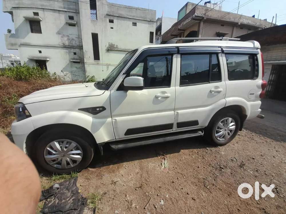 Scorpio Classic S 2025 Diesel Mt  7 Seater  10k Run. Urgent Sale.