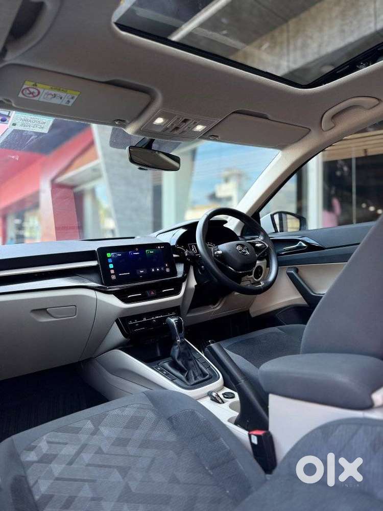 Skoda Slavia 1.0 Ambition Tsi At, 2025, Petrol