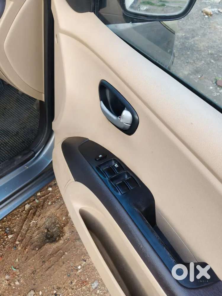 Hyundai I10 Sportz Petrol 2010