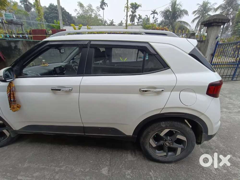 Hyundai Venue Imt Top Model 2021 Petrol Well Maintained