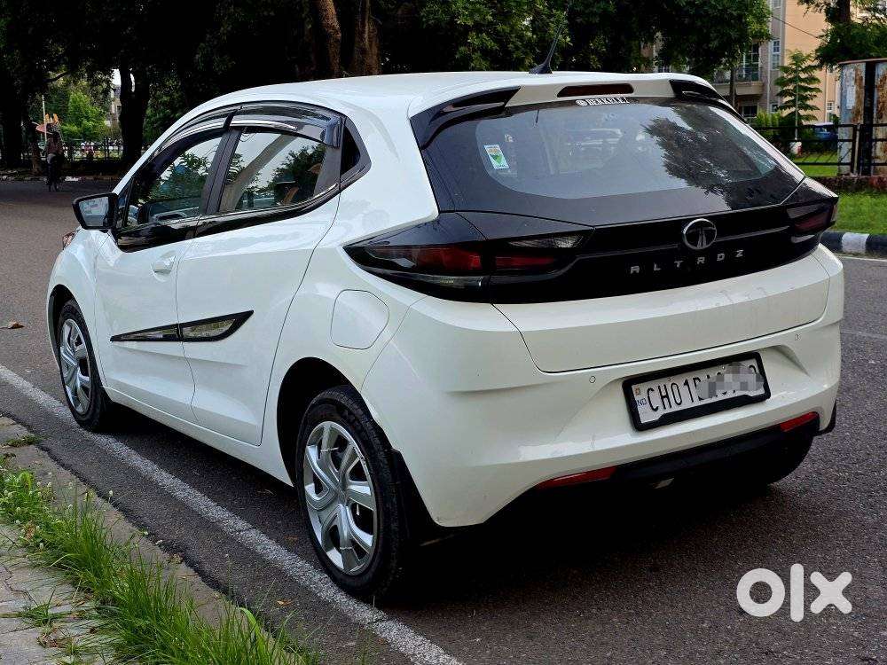 Tata Altroz 1.2 Xm Plus, 2025, Petrol