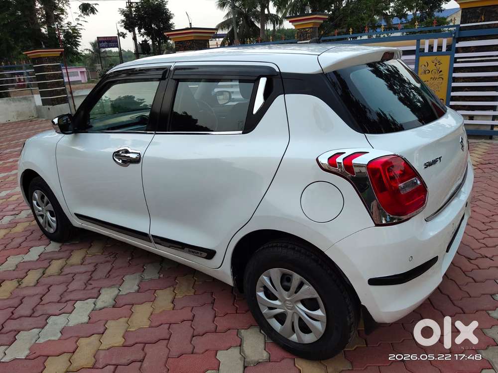 Maruti Suzuki Swift Vxi + Manual, 2022, Petrol