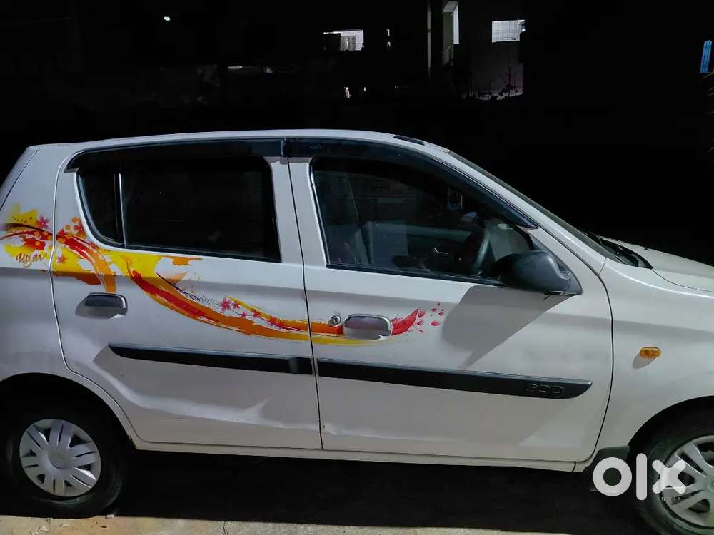 Just Like New Interior Looks Superb.. Mileage = 20+
