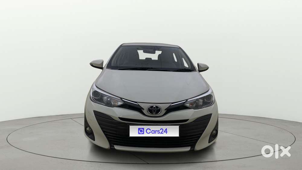 Toyota Yaris V Cvt, 2019, Petrol