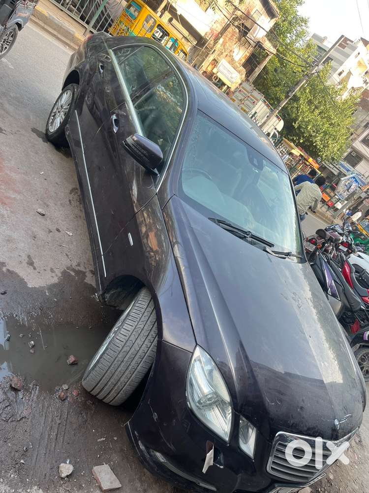 Mercedes-benz E-class Petrol 2011