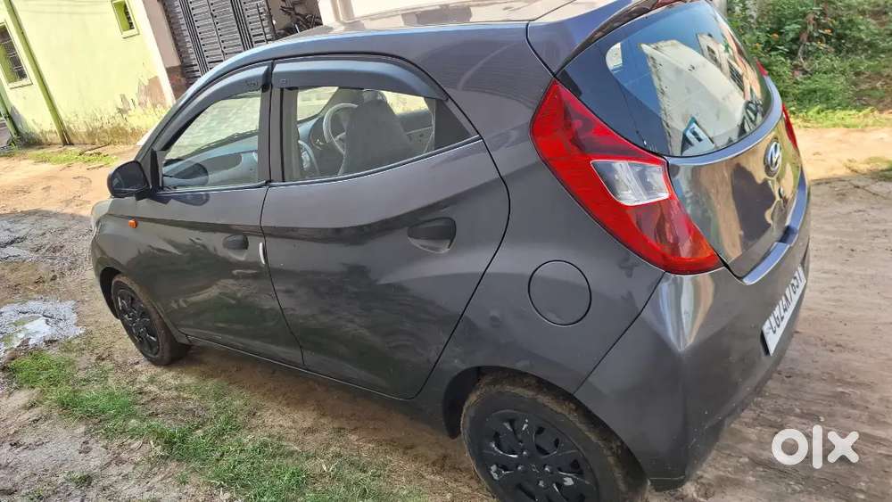 Hyundai Eon Magna + 2018 Petrol Manual