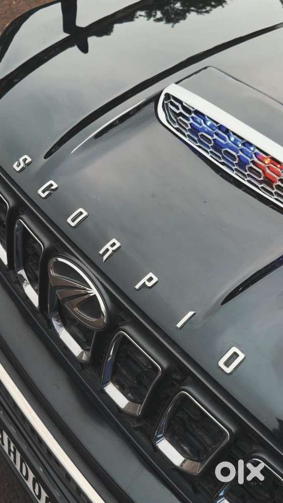 Mahindra Scorpio S11 Black 2019