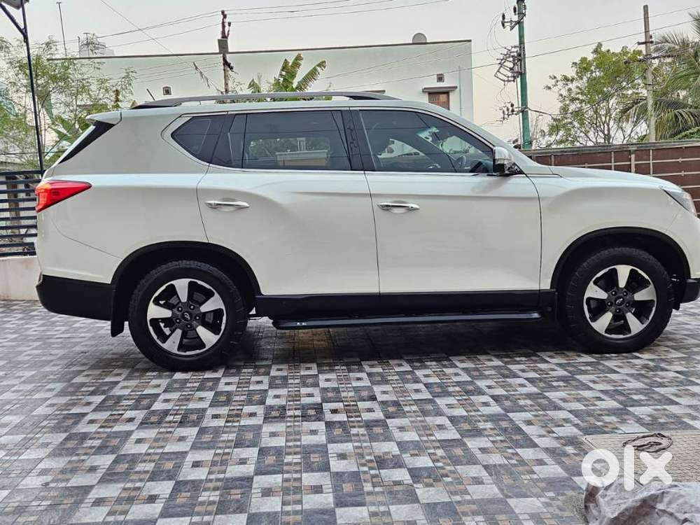 Mahindra Alturas G4 4x4 At, 2024, Diesel