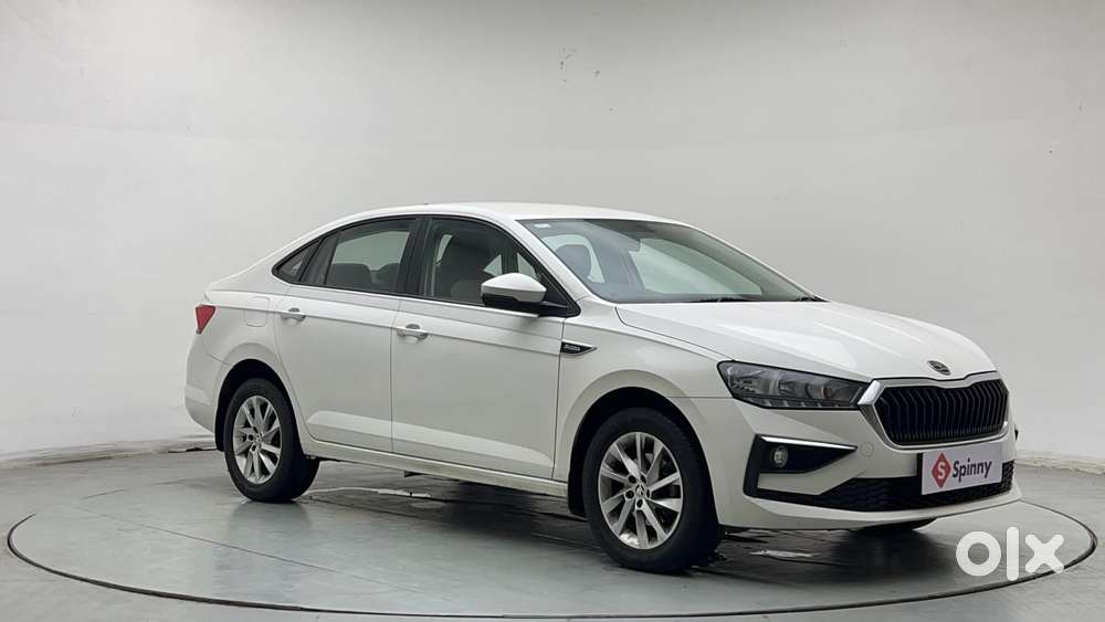 Skoda Slavia Ambition 1.0l Tsi At, 2022, Petrol