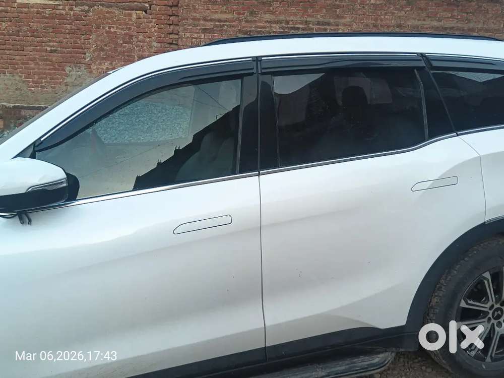 Mahindra Xuv700 2024 Diesel 13500 Km Driven