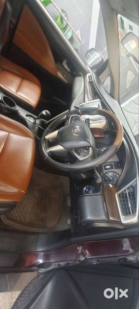 Toyota Innova Crysta 2016 Diesel 150000 Km Driven