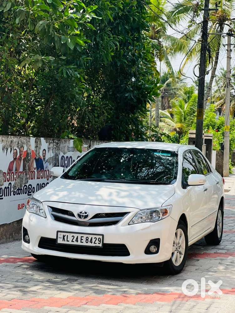 Toyota Corolla Altis 2012 Diesel 162000 Km Driven