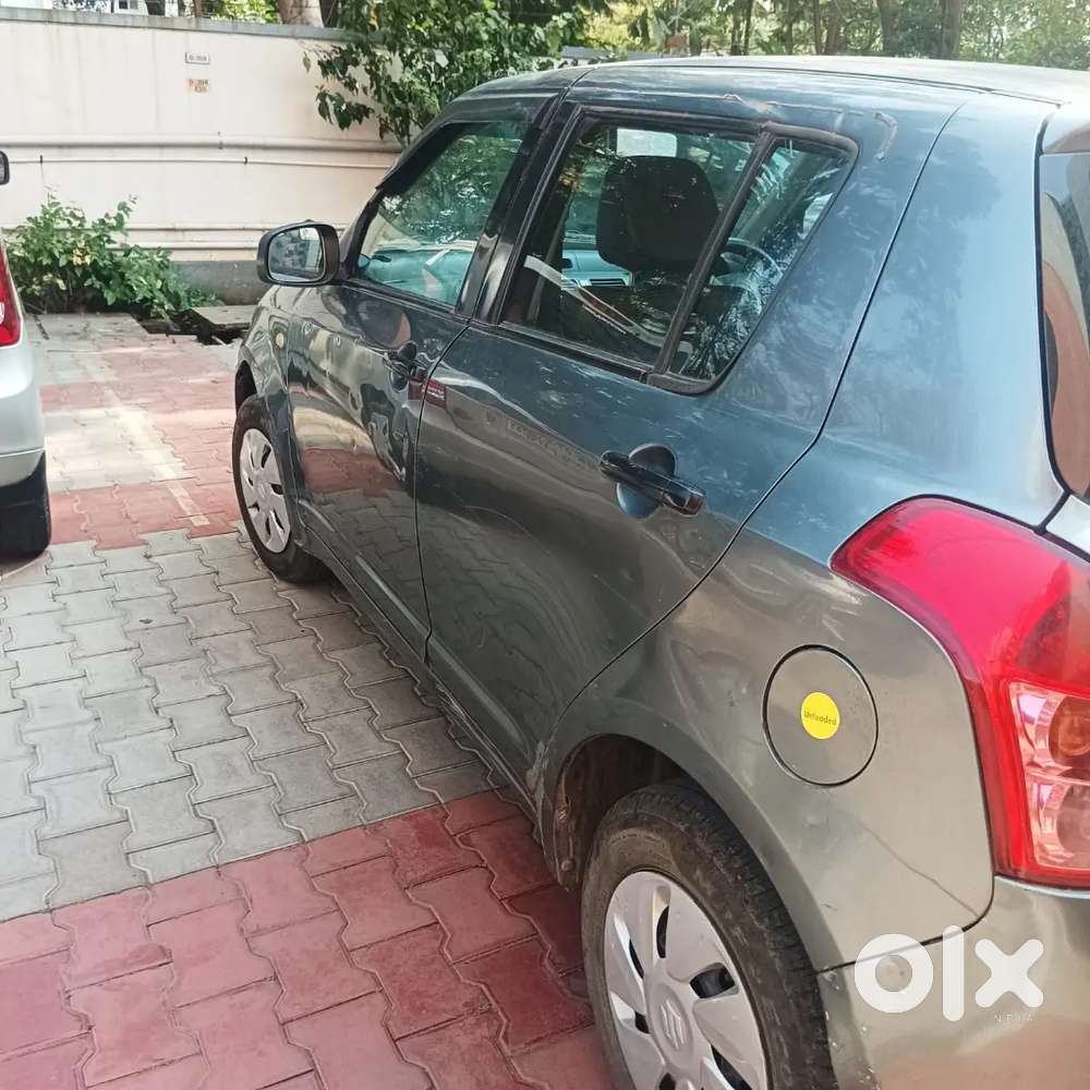 Maruti Suzuki Swift Vxi At Omr,padur Apartments