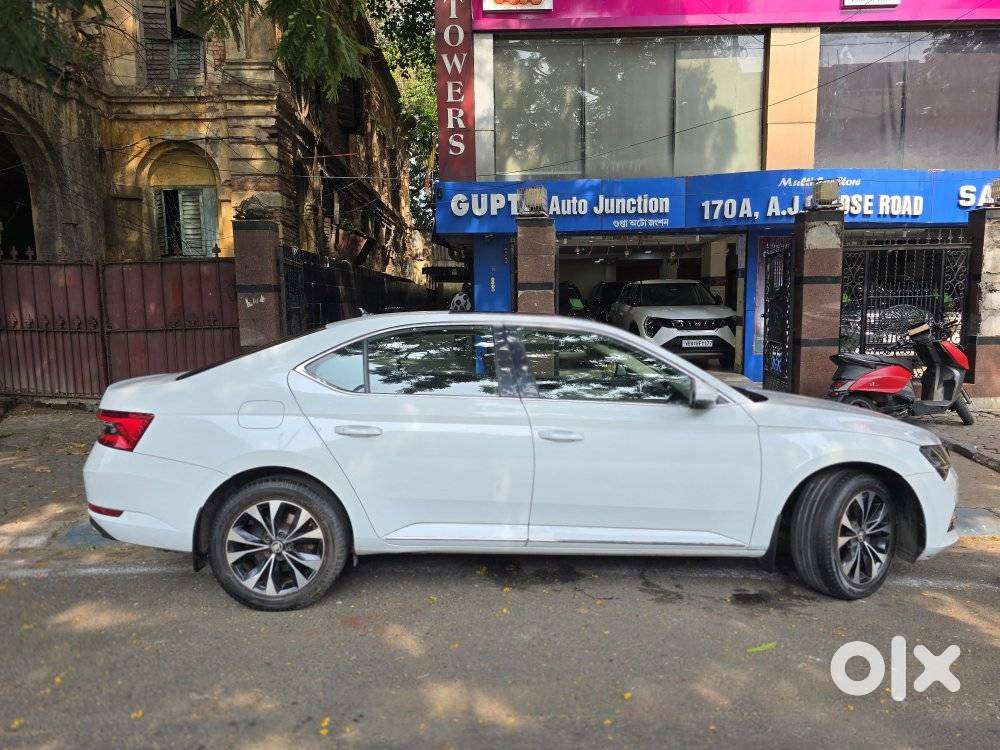 Skoda Superb 2.0 Tsi At L&k, 2021, Petrol
