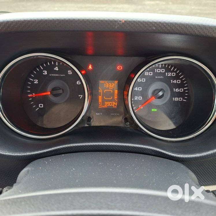 Mahindra Tuv 300 T10, 2018, Diesel