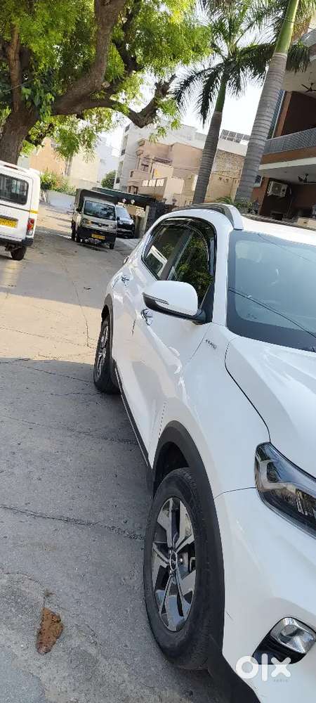Fully Automati
Push Start 
Key Start 
Crush Control 
No Accident
