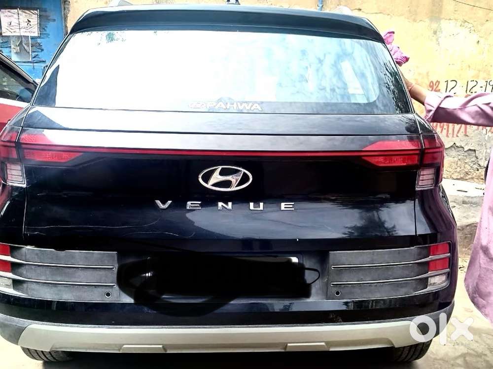 Hyundai Venue Petrol Manual 2024