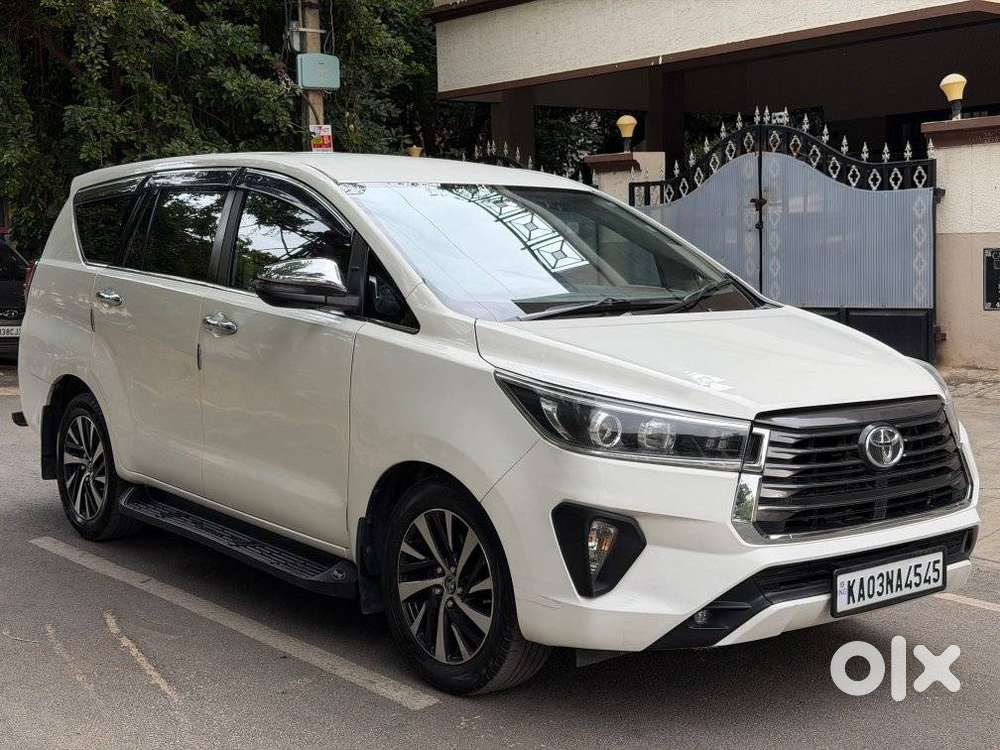 Toyota Innova Crysta 2.8z Automatic, 2016, Diesel