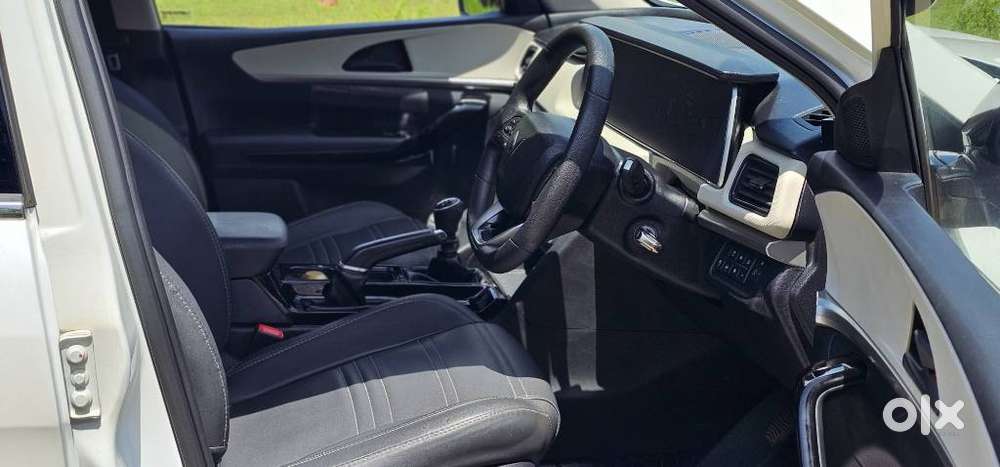 Mahindra Xuv700 2.2 Ax 5 Diesel Mt 7 Str, 2022, Diesel