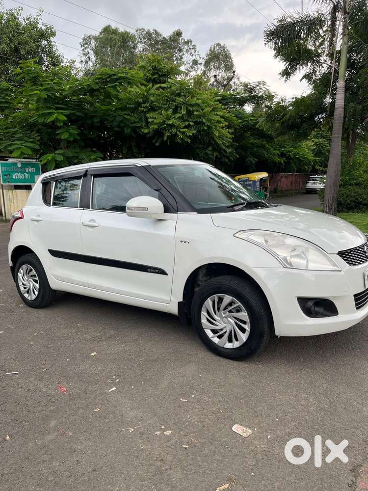 Maruti Suzuki Swift Vxi + Manual, 2012, Petrol