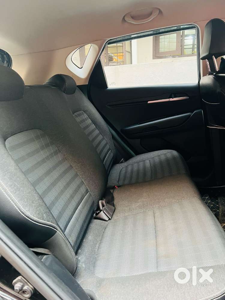 Kia Sonet Htk Plus  With New Tyres And Insurance