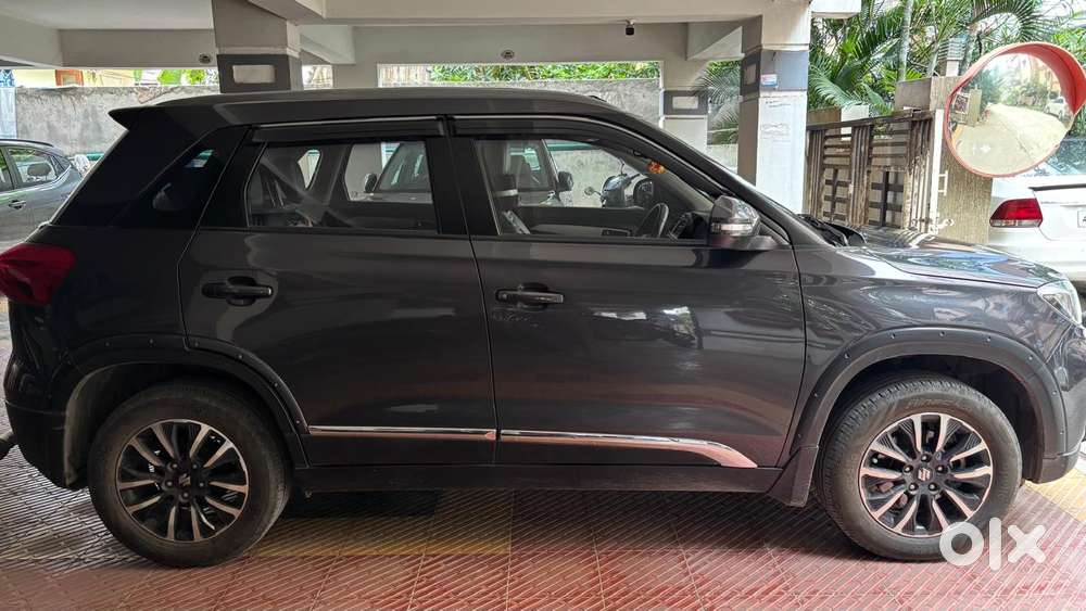 Maruti Suzuki Brezza 1.5 Zxi Smart Hybrid Dual Tone, 2021, Petrol