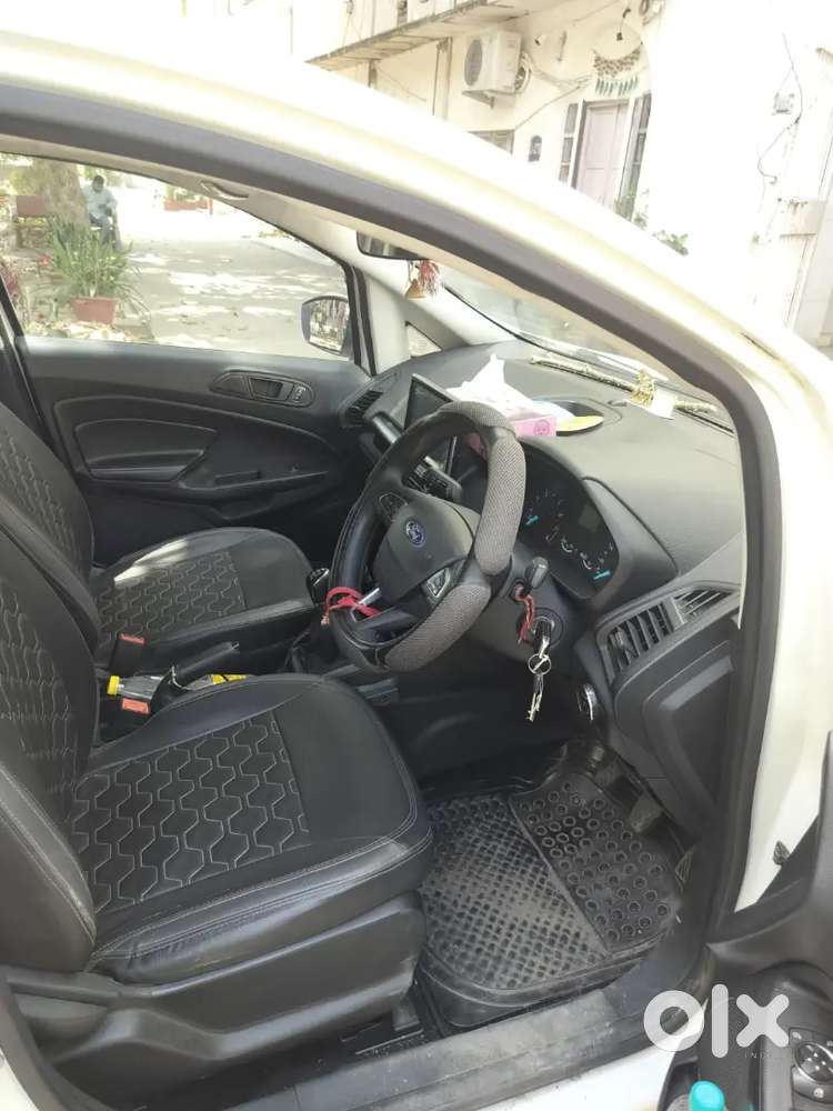 Beautiful Interior With All Amenities