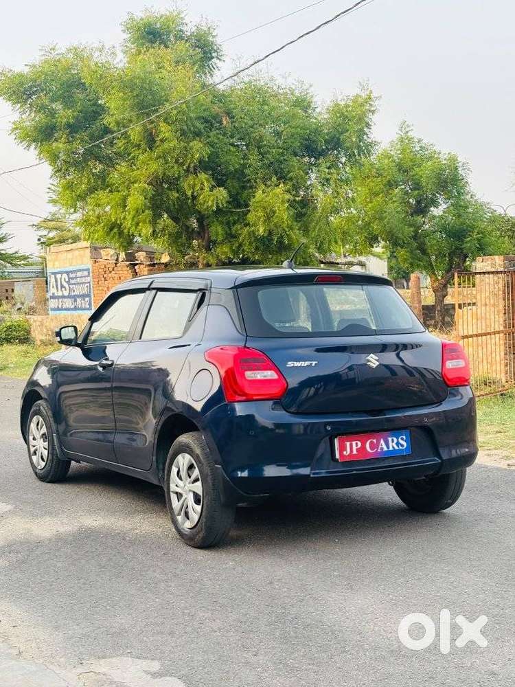 Maruti Suzuki Swift Vxi + Manual, 2022, Petrol