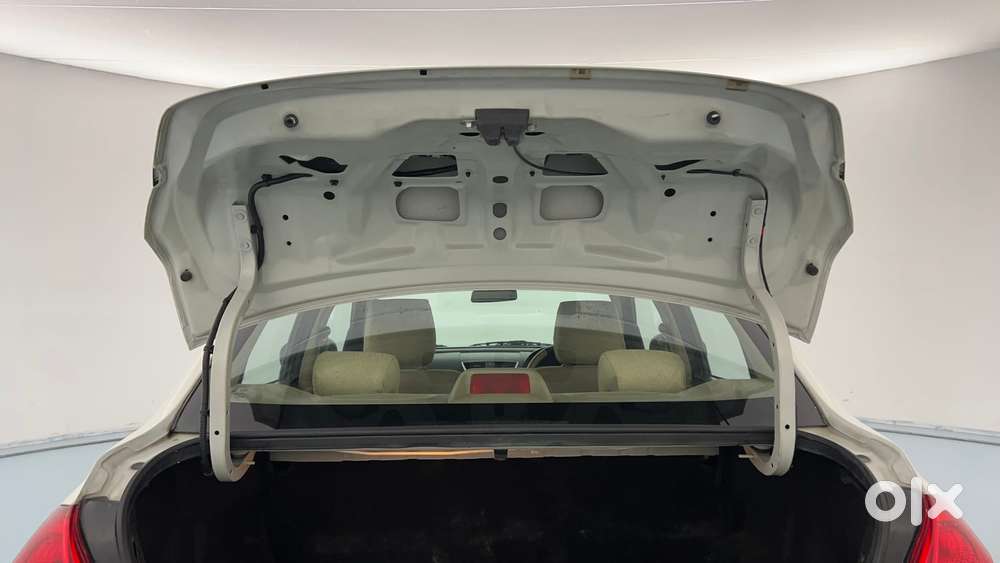 Maruti Suzuki Swift Dzire 1.3 Vxi, 2015, Petrol