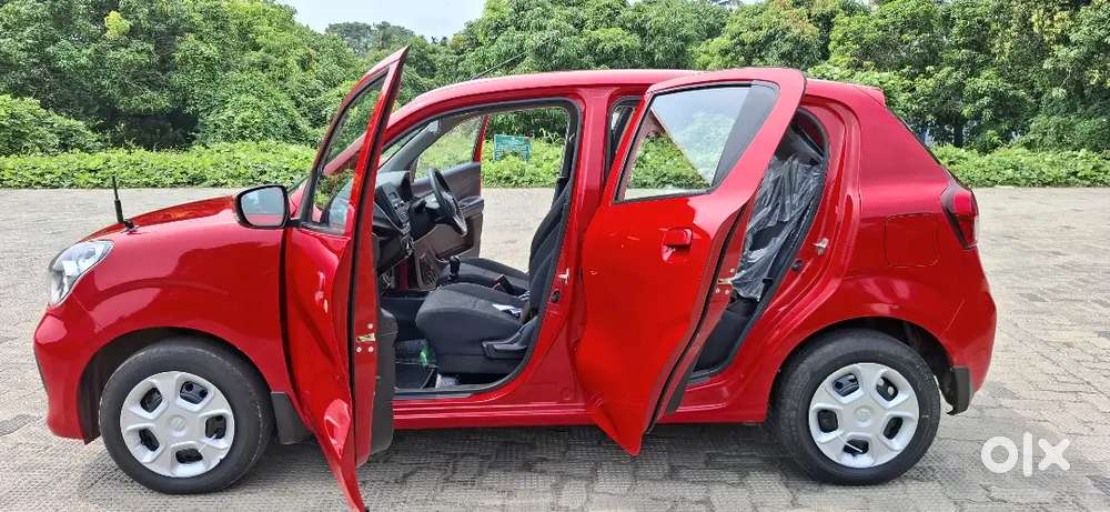 2022 December Celerio Zxi ,service Book Available , Company Service