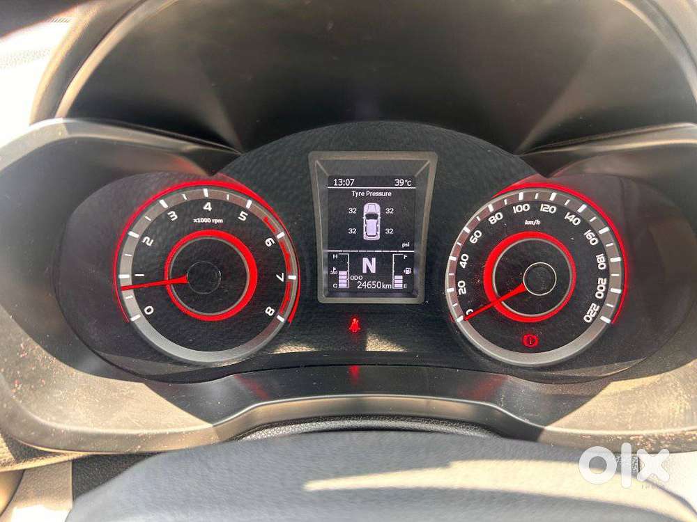 Mahindra Xuv300 1.2 W8 (o) Amt Petrol, 2023, Petrol